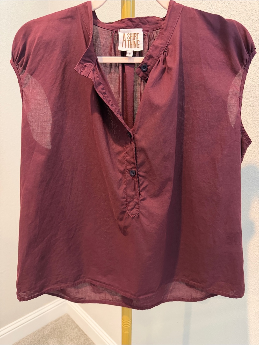 A Shirt Thing Burgundy Cotton Popover Blouse Size Small Cap Sleeve Top